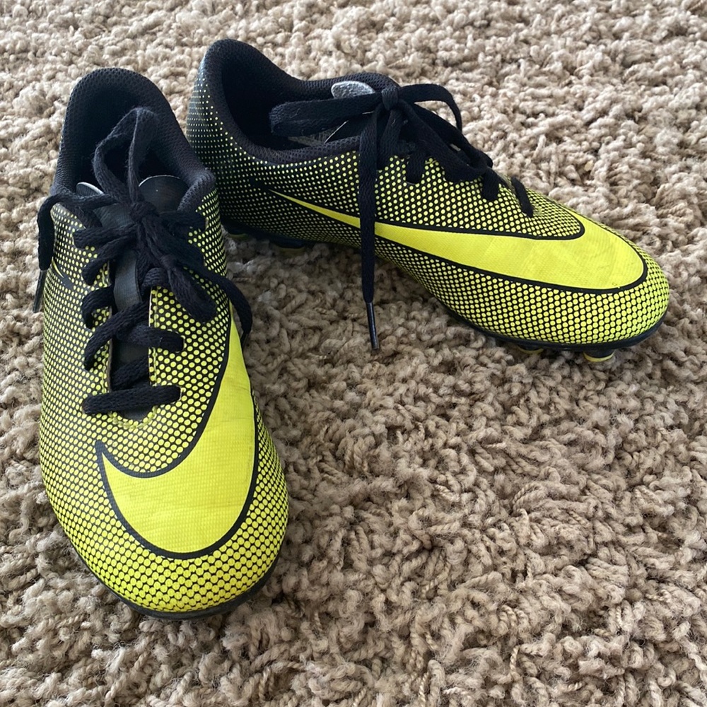 Nike boys soccer cleats